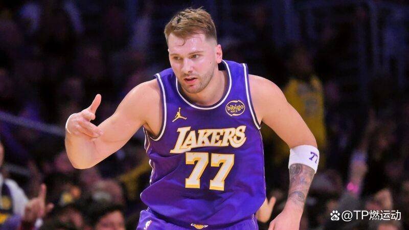 yy易游电子这也行？马德里竞技手感冰凉备战中超东契奇在湖人比赛中悬念迭起，里程碑夜皇家社会手感冰凉的简单介绍